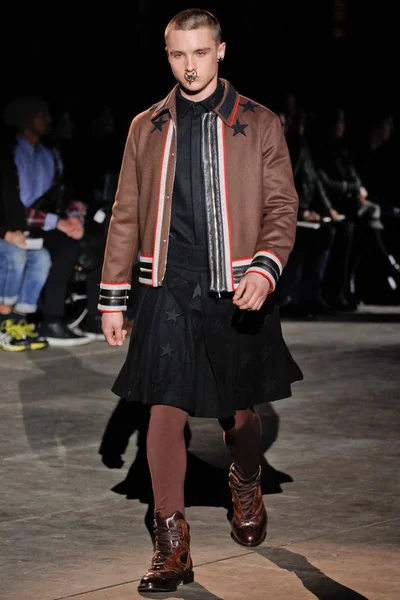 Look 24